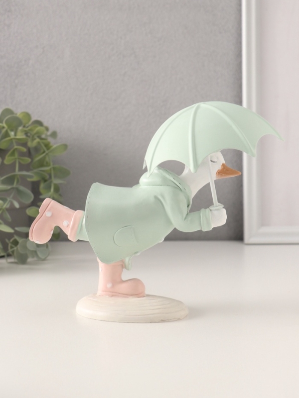 Сувенир полистоун Сувенир полистоун "Утка в зелёном дождевике в сапогах в горох, с зонтом" 15х9х12,5 см