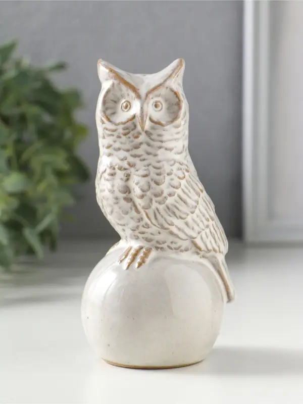 Сувенир керамика "Филин на шаре" беж 6х5,4х11,8 см