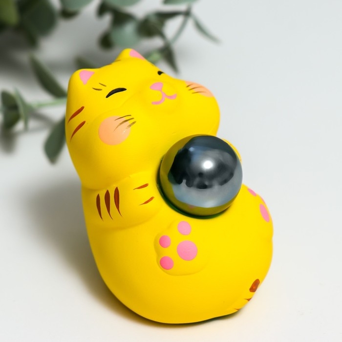 Сувенир керамика Сувенир керамика "Манэки-нэко со стеклянным шаром" микс 7,5х5х7,6 см