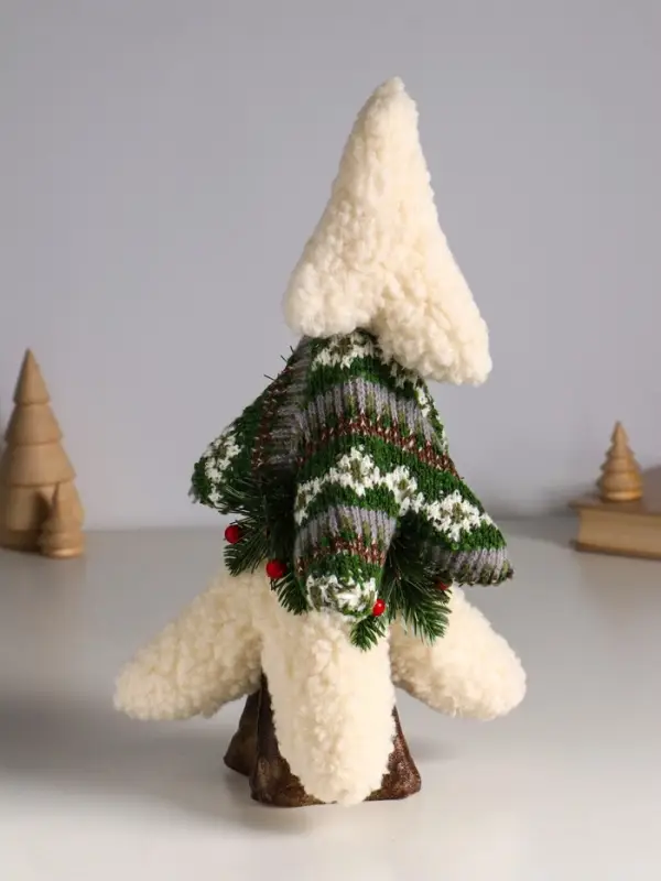 Декор  Декор "Вязаная ель с ягодками" 15х15х33 см