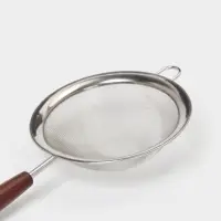 Сито с ручкой Magistro &laquo;Версаль&raquo; d=10.5 см, нержавеющая сталь, ручка акация