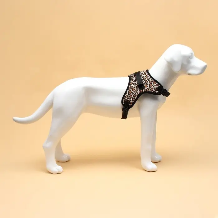 Шлейка К7, размер XL, ОГ 74-92 см, вес 28-47.5 кг, мягкая, светоотражающая, леопард