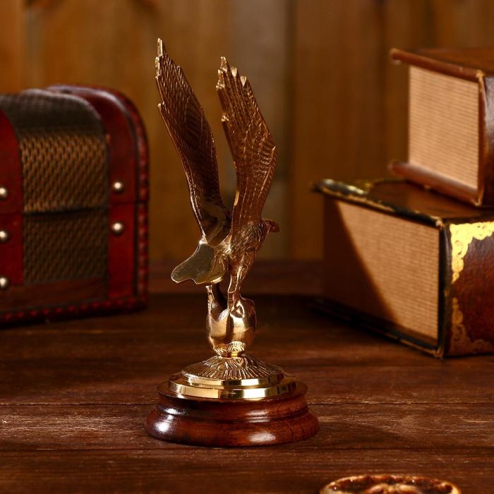 Сувенир Сувенир "Степной орёл" латунь 7,5х7,5х17,5 см