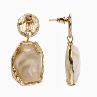 Серьги "Стиль камня", цвет белый в золоте Серьги "Стиль камня", цвет белый в золоте