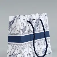 Пакет подарочный "Цветы", с бантом, 19 х 15 х 7 см