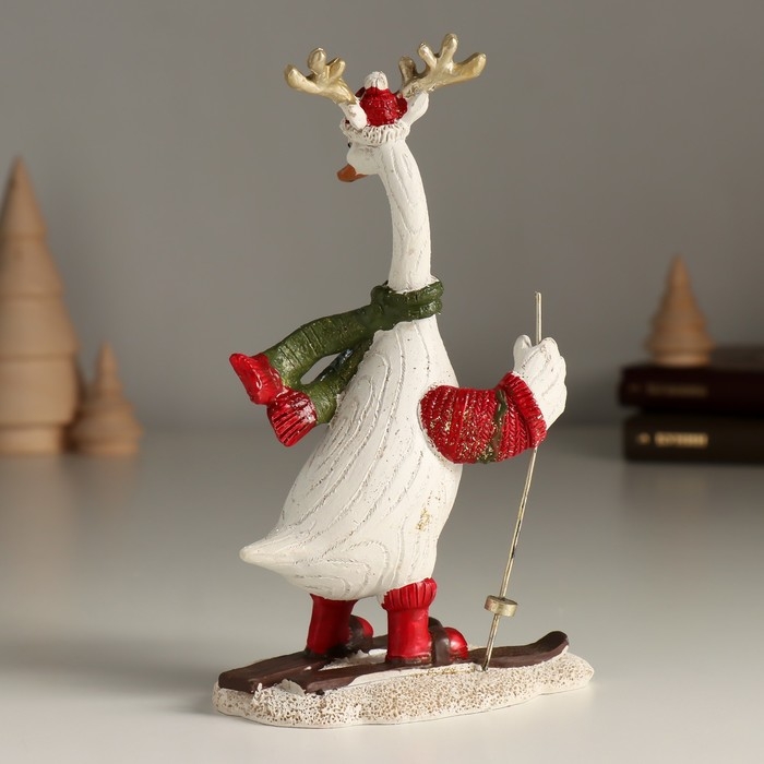 Сувенир полистоун Сувенир полистоун "Гусь с оленьими рожками на лыжах" 10х6х16,5 см