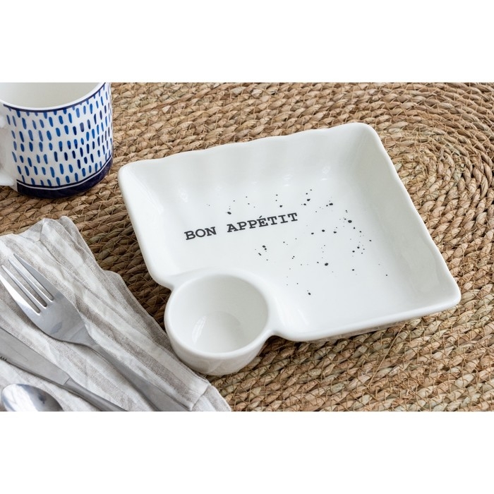 Блюдо керамическое с соусником Bon appetit, 18.6 х 17.5 х 4 см, цвет белый Блюдо керамическое с соусником Bon appetit, 18.6 х 17.5 х 4 см, цвет белый