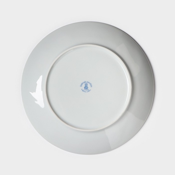 Тарелка фарфоровая &laquo;Зимний лес&raquo;, d=24 см, цвет белый