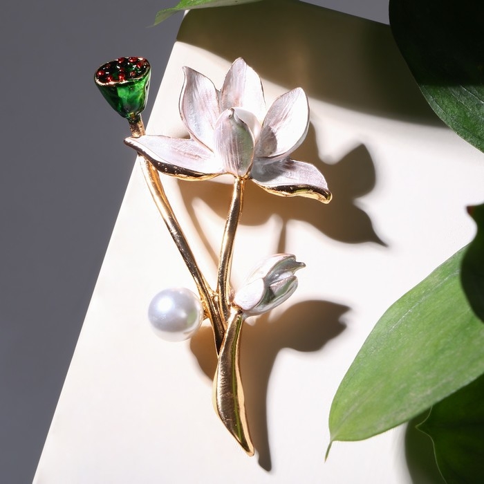 Брошь «Цветочная композиция», цвет бело-зелёный в золоте Брошь «Цветочная композиция», цвет бело-зелёный в золоте