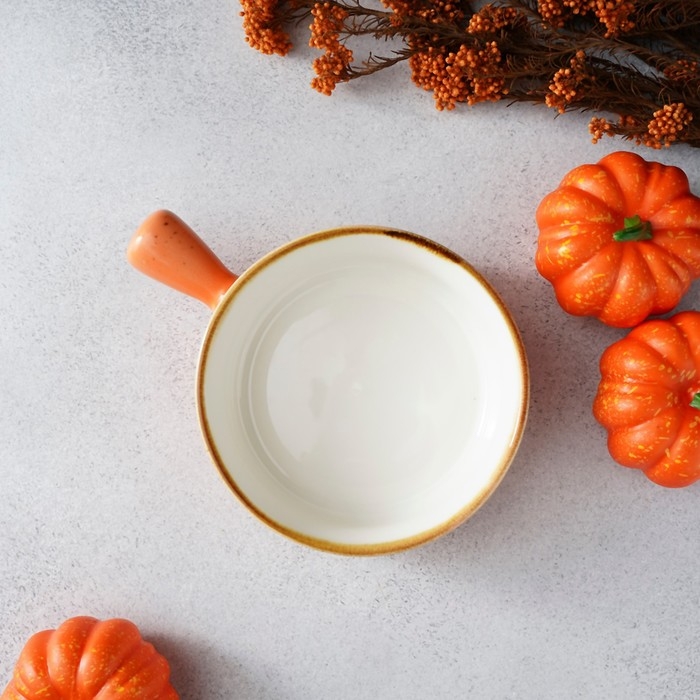 Кокотница фарфоровая Magistro «Церера», 500 мл, d=15 см, цвет оранжевый Кокотница фарфоровая Magistro «Церера», 500 мл, d=15 см, цвет оранжевый