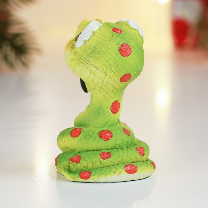 Новый год. Символ 2025. Фигура Новый год. Символ 2025. Фигура "Змейка с бабочкой на шее" 4х4х6см, цветная