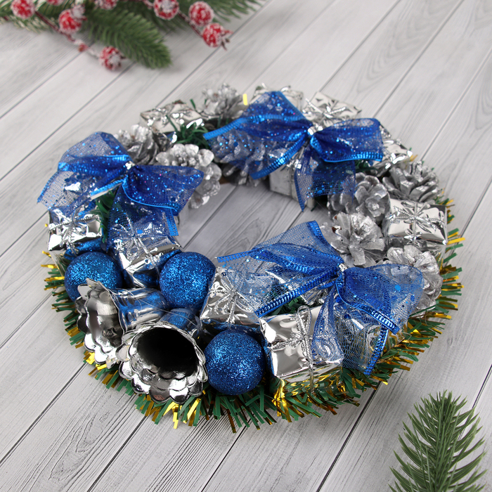 Венок новогодний d-22 см Венок новогодний d-22 см "Синие банты и шарики"