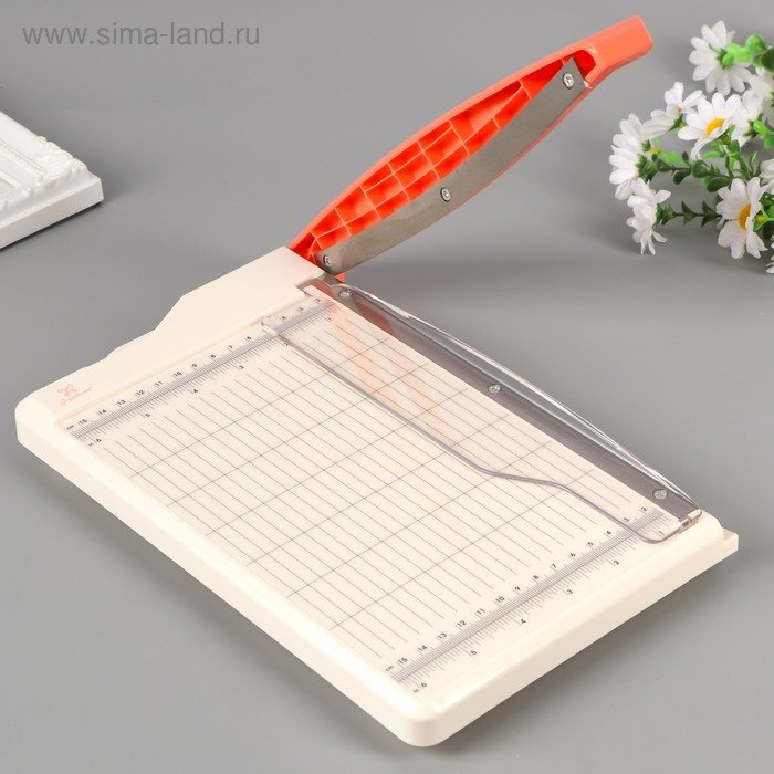 Резак для бумаги гильотинный “Рукоделие” 22см Резак для бумаги гильотинный “Рукоделие” 22см