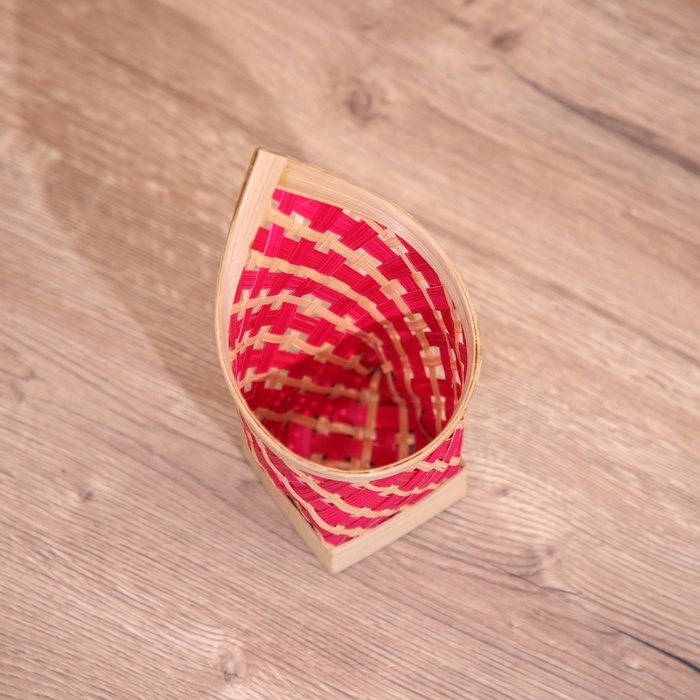 Салфетница плетёная, из бамбука 10х14х17 см Салфетница плетёная, из бамбука 10х14х17 см