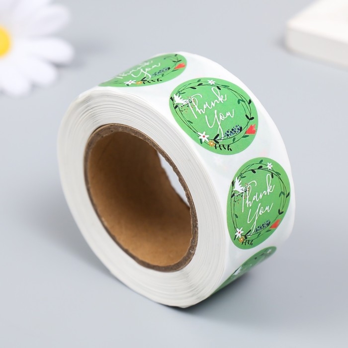 Наклейка бумага "Венок из полевых цветов. Спасибо" d=2,5 см 500 шт в рулоне 3х6,5х6,5 см