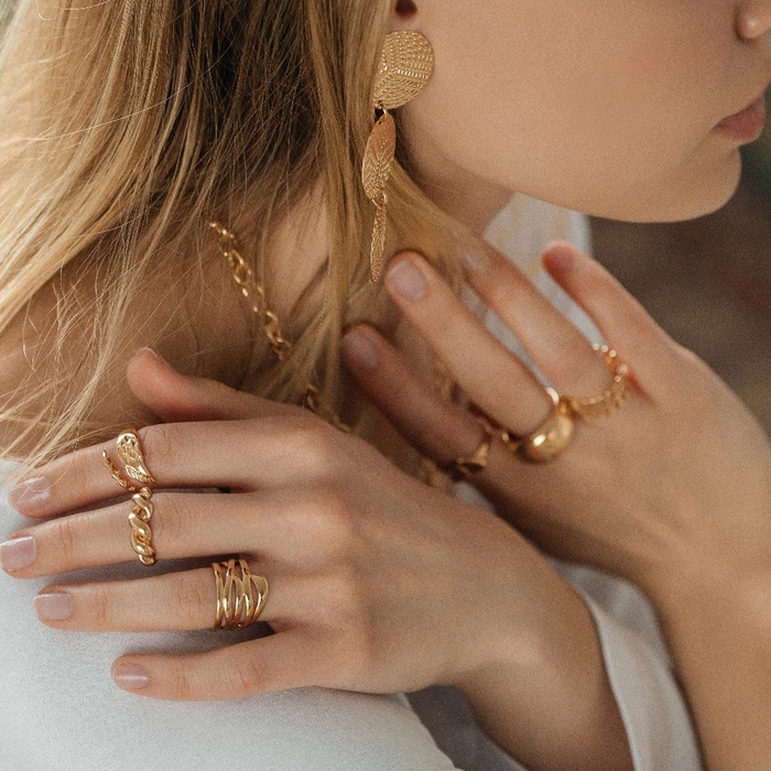 Кольцо «Крыло» перья, цвет золото, безразмерное