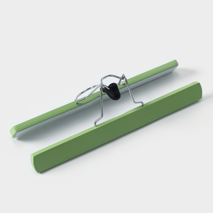 Вешалки для брюк и юбок LaDо́m Brillant, 30×17×2,4 см, 2 шт, деревянные, цвет фисташковый Вешалки для брюк и юбок LaDо́m Brillant, 30×17×2,4 см, 2 шт, деревянные, цвет фисташковый