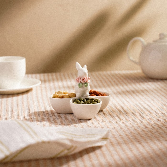 Менажница керамическая SL Home «Кролик», 3 ячейки, 30 мл, 11,5×9,5 см, цвет белый
