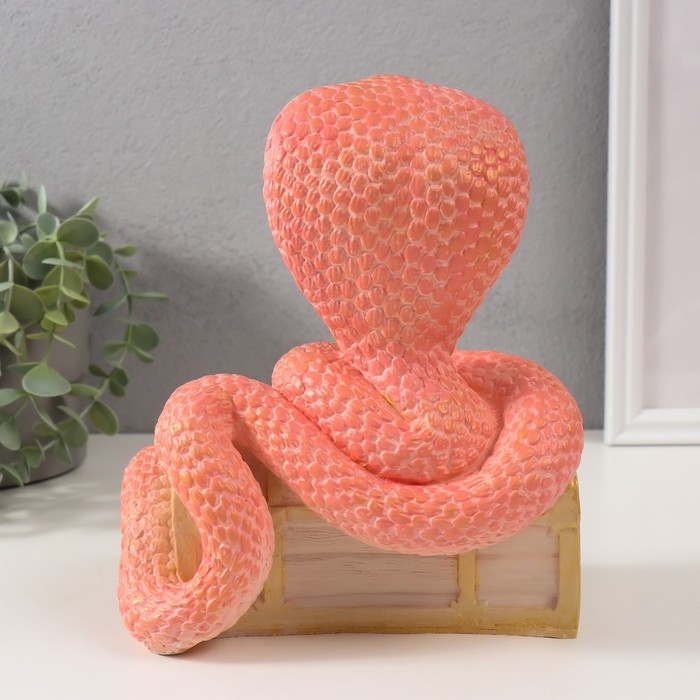 Фигурка Фигурка "КОБРА НА СУНДУКЕ" 20 х 17 х 12 см.