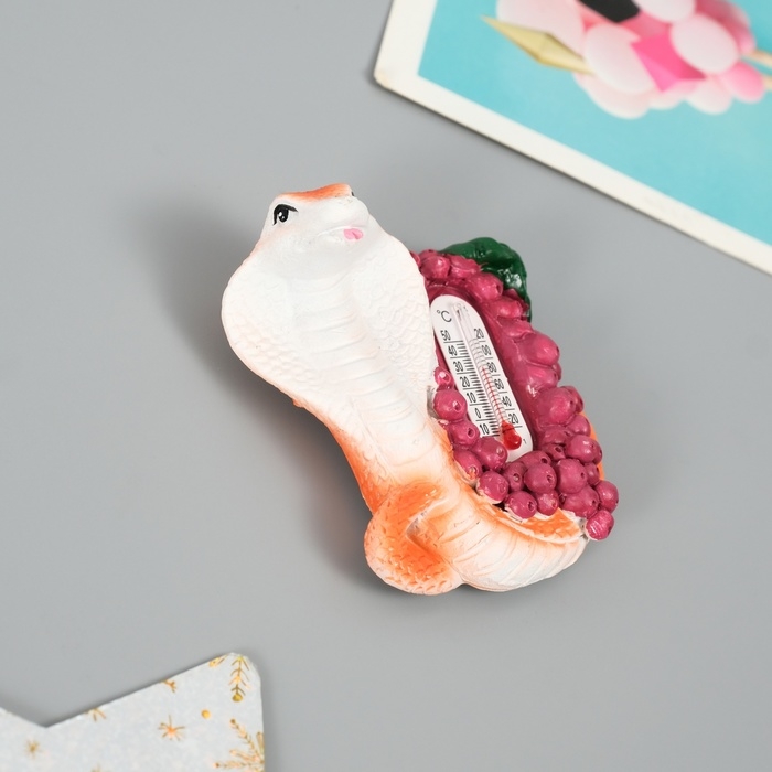 Магнит полистоун  Магнит полистоун "Кобра с термометром овощем/фруктом" МИКС 5х2х7 см