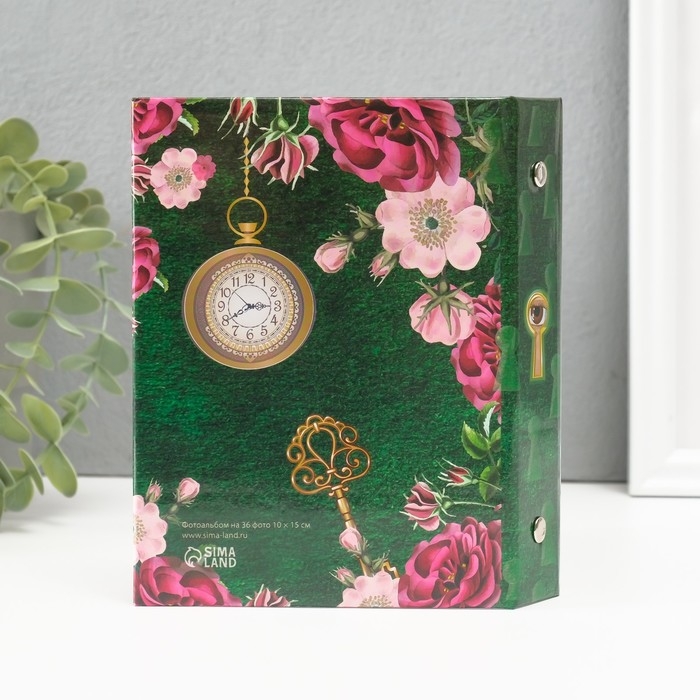 Фотоальбом на 36 фото 10х15 см  Фотоальбом на 36 фото 10х15 см "Открой меня" тиснение золото 3х12,5х16,5 см