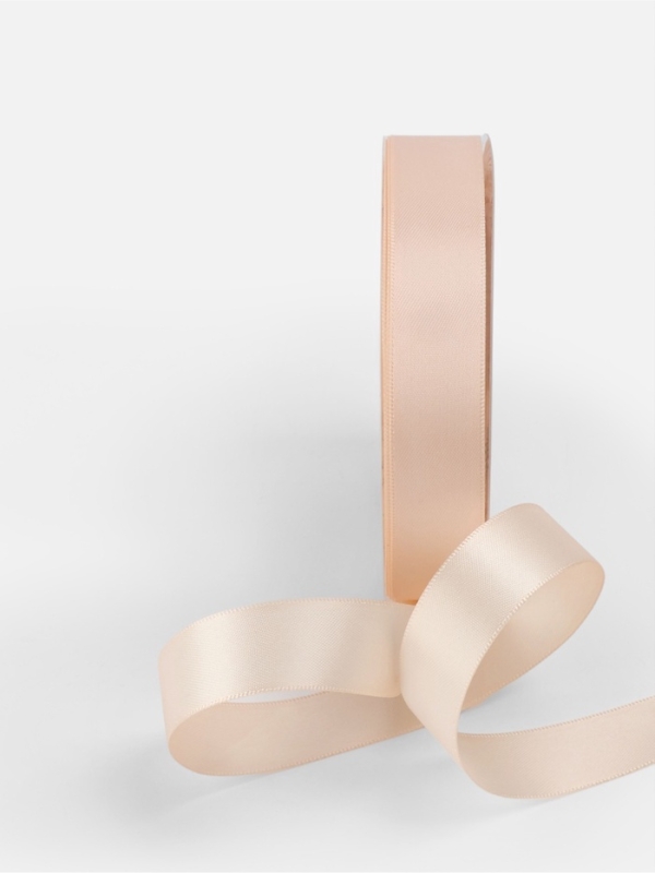 Лента атласная двухсторонняя №112 20мм*25±1м айвори TR Лента атласная двухсторонняя №112 20мм*25±1м айвори TR