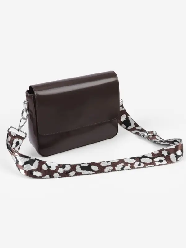 Ручка для сумки &laquo;Леопард&raquo;, стропа, с карабинами, 139&plusmn;3&times;3.8 см, молочная, коричневая