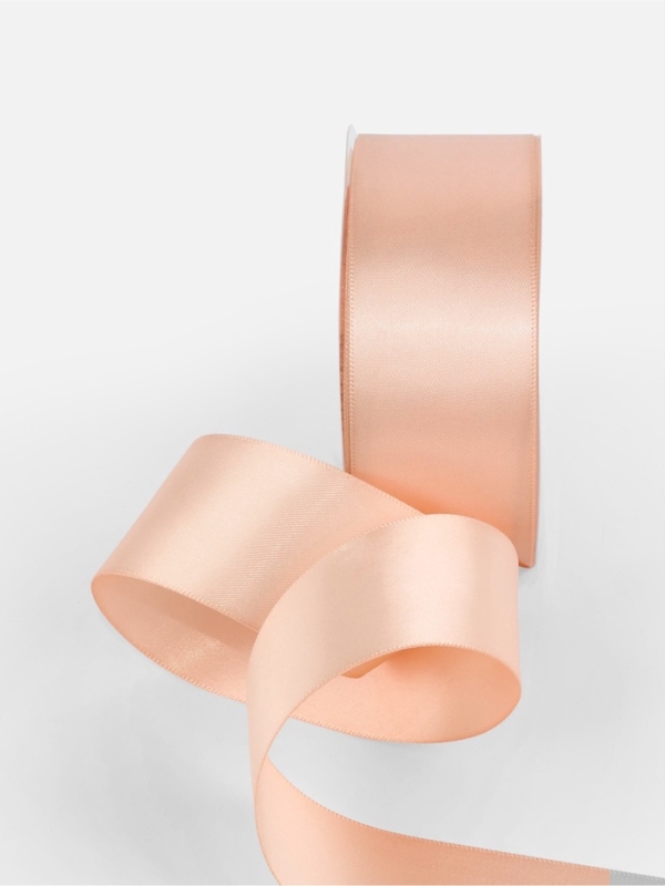 Лента атласная двухсторонняя №0714 38мм*25±1м персиковый пух TR Лента атласная двухсторонняя №0714 38мм*25±1м персиковый пух TR