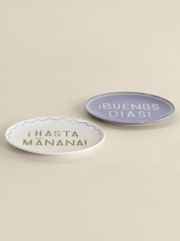 Тарелки SL Home &laquo;Уроки испанского: &iexcl;Hasta ma&ntilde;ana - Buenos dias&raquo;, d=22 см, набор 2 шт., фарфор, белые, фиолетовые