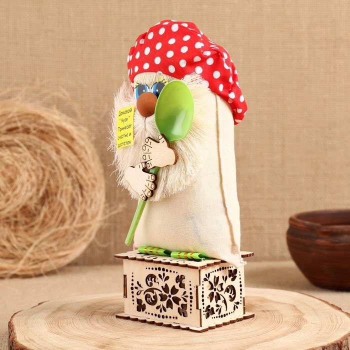 Оберег - шкатулка «Домовой с ложкой», 25 см, микс Оберег - шкатулка «Домовой с ложкой», 25 см, микс