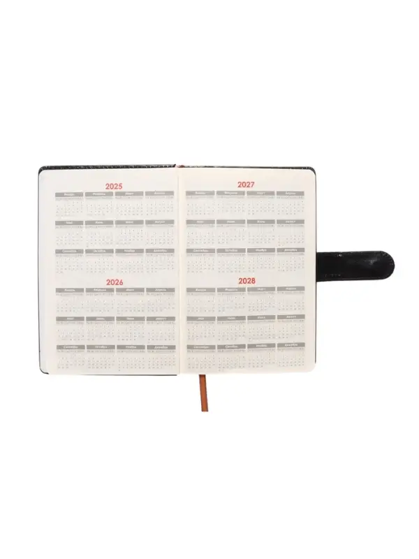 Ежедневник недатированный формат А5, с хлястиком, 112л, линия, пвх, Классика Черный Ежедневник недатированный формат А5, с хлястиком, 112л, линия, пвх, Классика Черный