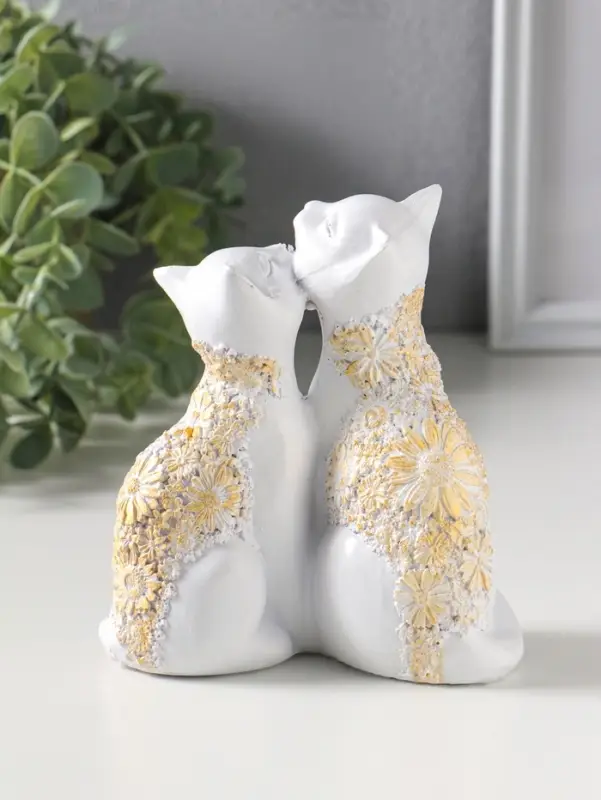 Фигурка полистоун &laquo;Кот и Кошка&raquo; белый, 14&times;13 см