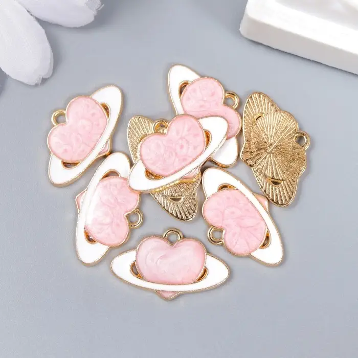 Металлический элемент, декоративная подвеска «Арт Узор. Сердечко в поясе Ориона», эмаль, розовый, 2×1.3 см