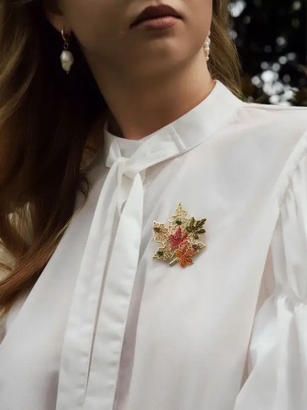 Брошь &laquo;Лист&raquo;, кленовый осенний, цветная в золоте