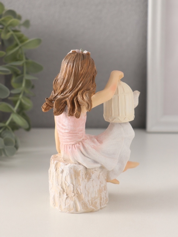 Сувенир полистоун Сувенир полистоун "Девочка с клеткой и птицей, на камне" 9х6,5х12,5 см