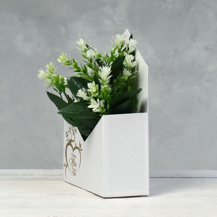 Конверт с золотым тиснением  Конверт с золотым тиснением "Ты в моём сердце", белый 18 х 24 х 7 см