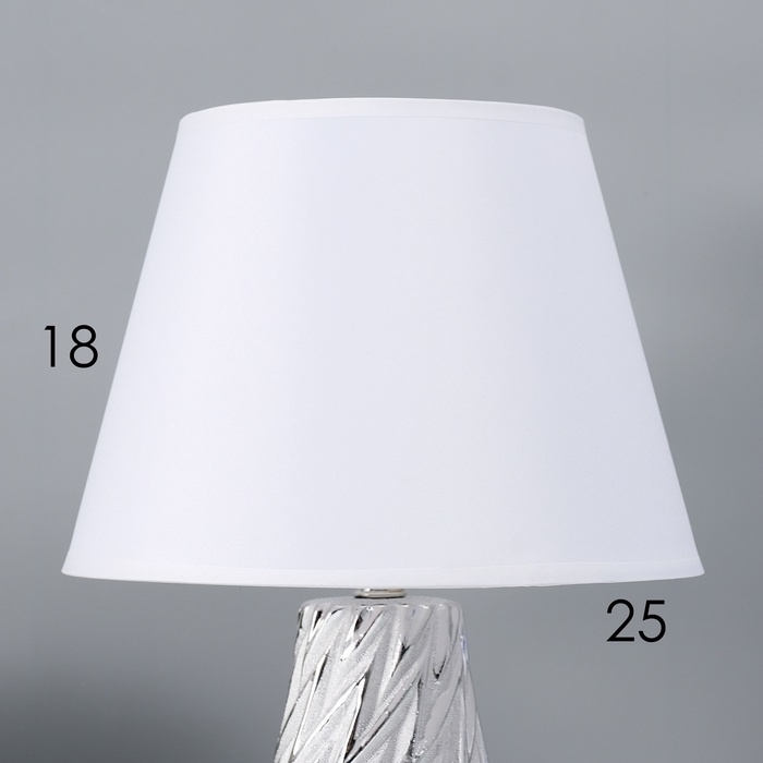 Настольная лампа с абажуром RISALUX «Лоретти», Е14, 40 Вт, 25×25×38 см Настольная лампа с абажуром RISALUX «Лоретти», Е14, 40 Вт, 25×25×38 см