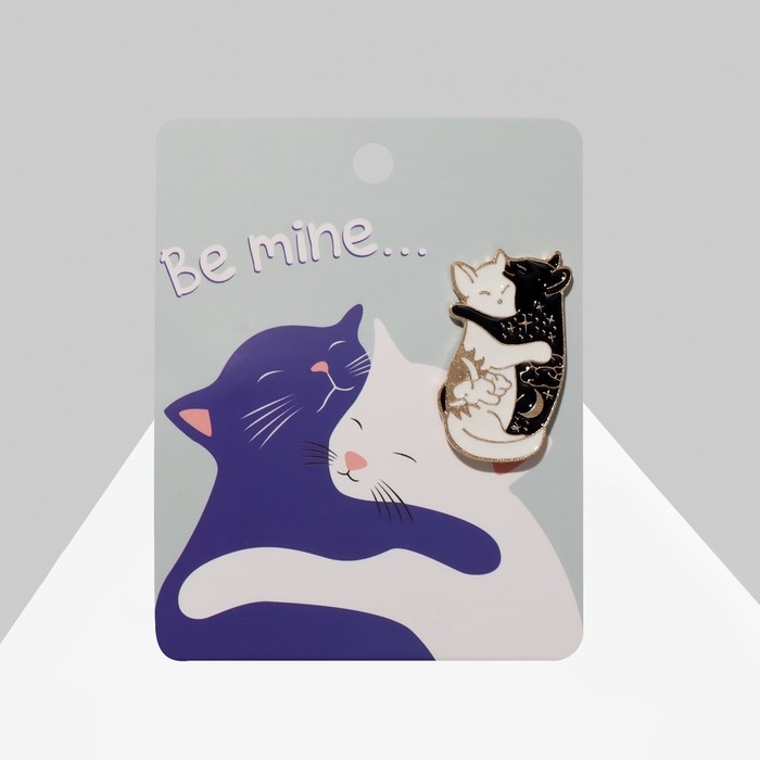 Значок «Коты» инь-ян, цвет чёрно-белый в золоте Значок «Коты» инь-ян, цвет чёрно-белый в золоте