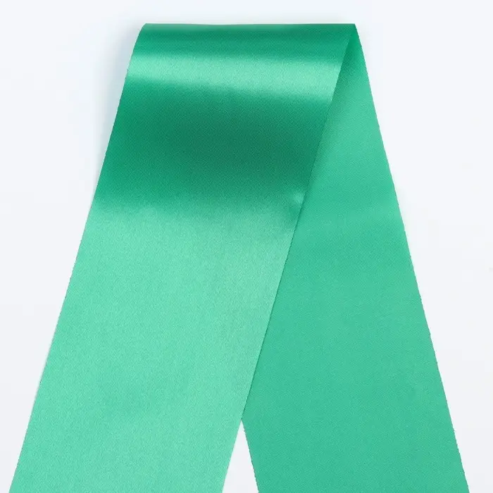 Лента на выпускной «Выпускник», атлас зелёный фольга Лента на выпускной «Выпускник», атлас зелёный фольга