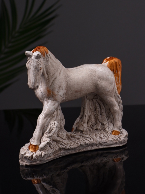 Статуэтка  Статуэтка "Конь Граф" 12х16х6 см, цвет бежевый