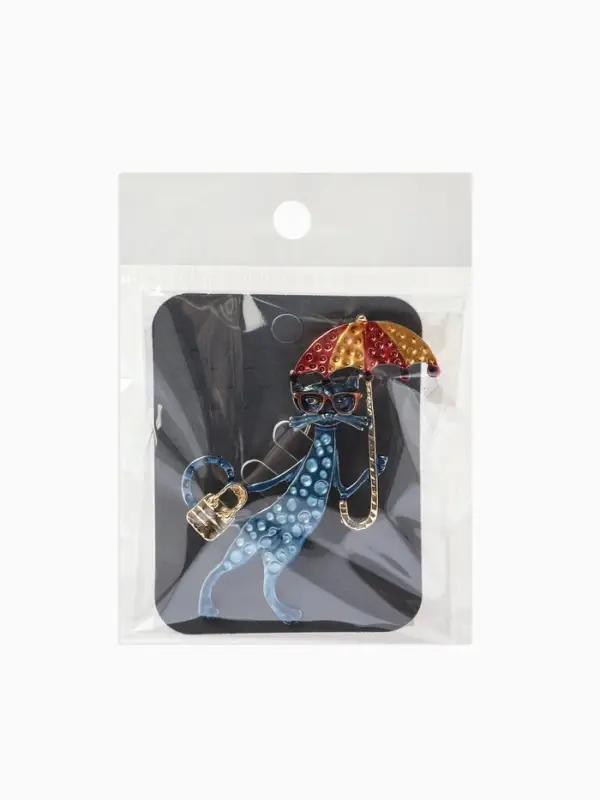 Брошь &laquo;Кошка&raquo; с зонтом, цветная в золоте