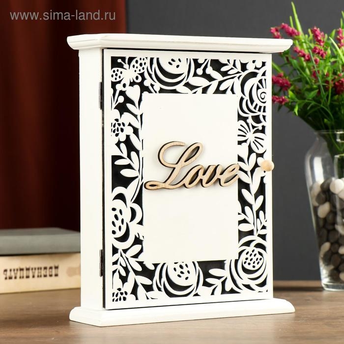 Ключница дерево 6 крючков Ключница дерево 6 крючков "Цветы и бабочки. Love" 26,5х21х6,8 см