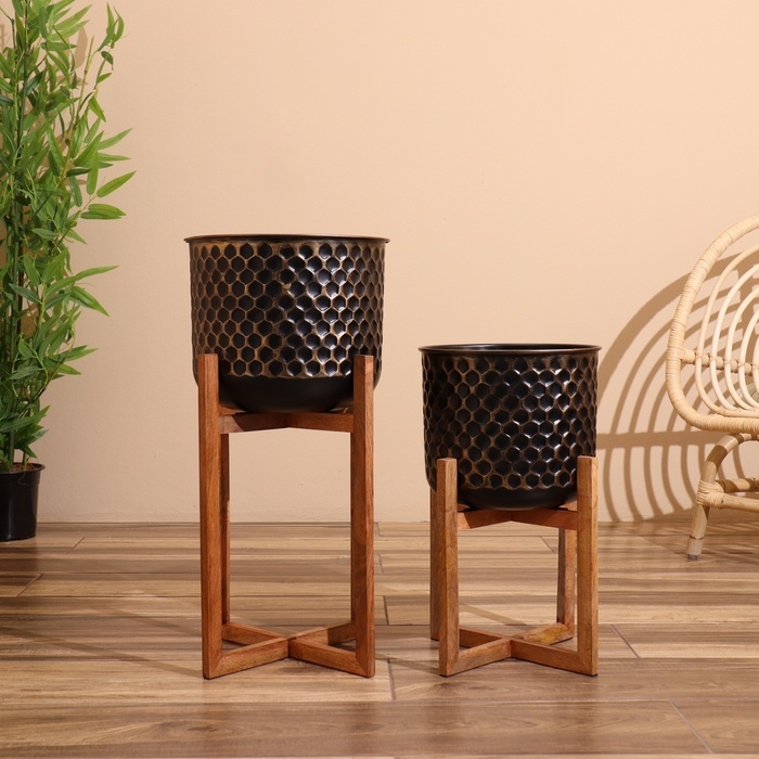 Кашпо на подставке  Кашпо на подставке "Хани" металл,дерево (набор 2 шт), диаметр 29 и 26 см