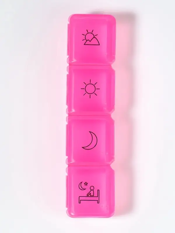 Таблетница, 10×2.3×2.3 см, 4 секции, розовая