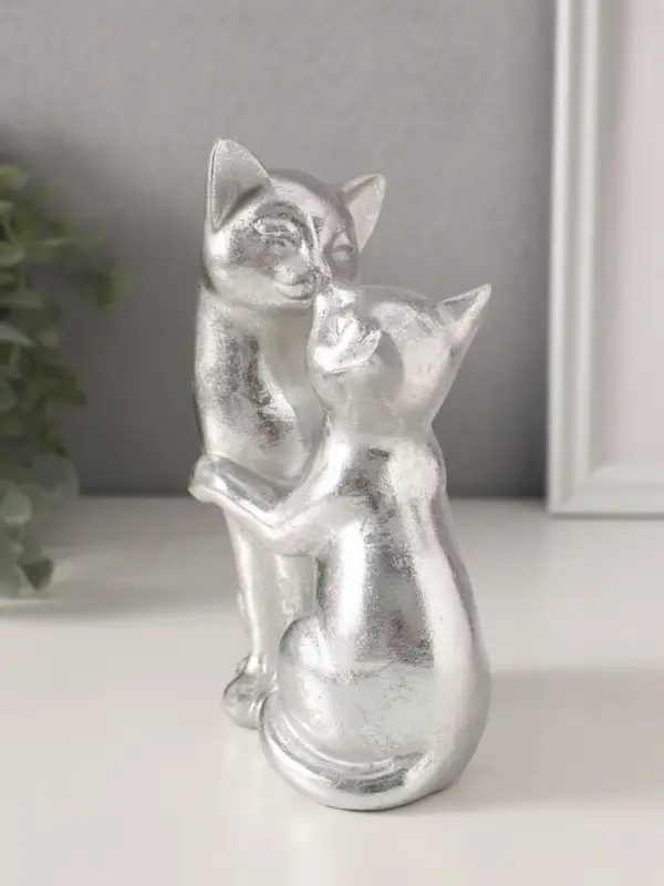 Фигурка полистоун &laquo;Кот с кошкой. Поцелуй&raquo;, серебро, 12&times;7.5&times;16 см