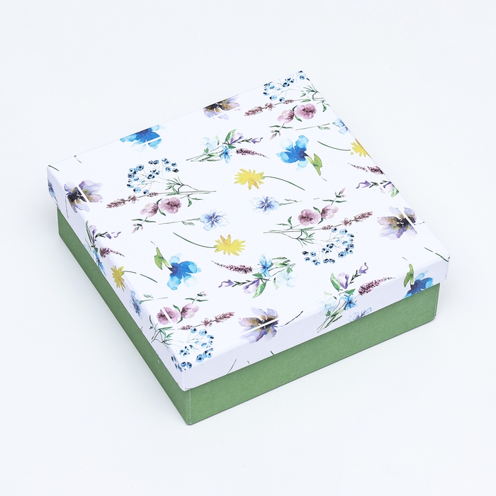 Подарочная коробка квадратная Подарочная коробка квадратная "Цветы",13,5 х 13,5 х 5 см