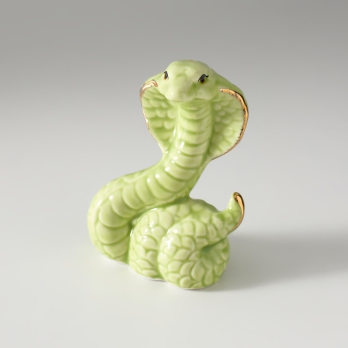 Сувенир керамика Сувенир керамика "Зелёная кобра" с золотом 3х5х7,5 см
