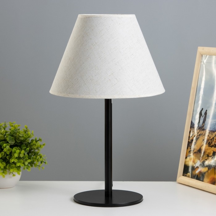 Лампа настольная Oliver 1х15Вт Е27 черный/белый 25х25х40см RISALUX Лампа настольная Oliver 1х15Вт Е27 черный/белый 25х25х40см RISALUX