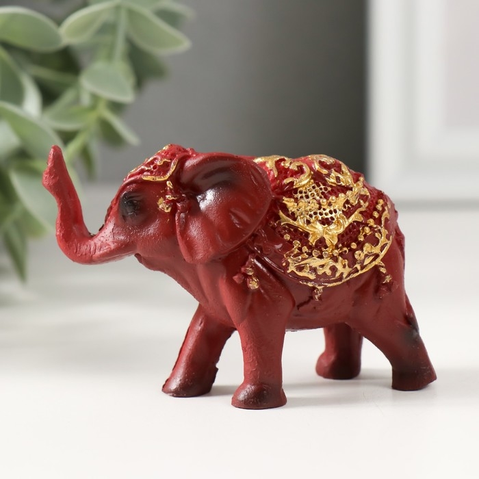 Сувенир полистоун Сувенир полистоун "Слонёнок в золотой попоне с красным камнем" 7,5x3x5 см