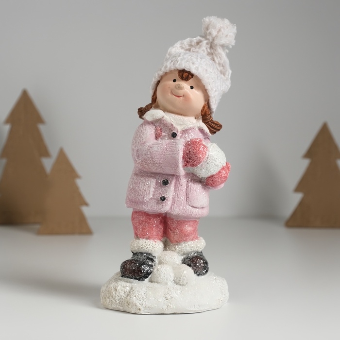 Сувенир керамика  Сувенир керамика "Девочка в розовом пальтишке, со снежком" 8,3х7,8х16,3 см